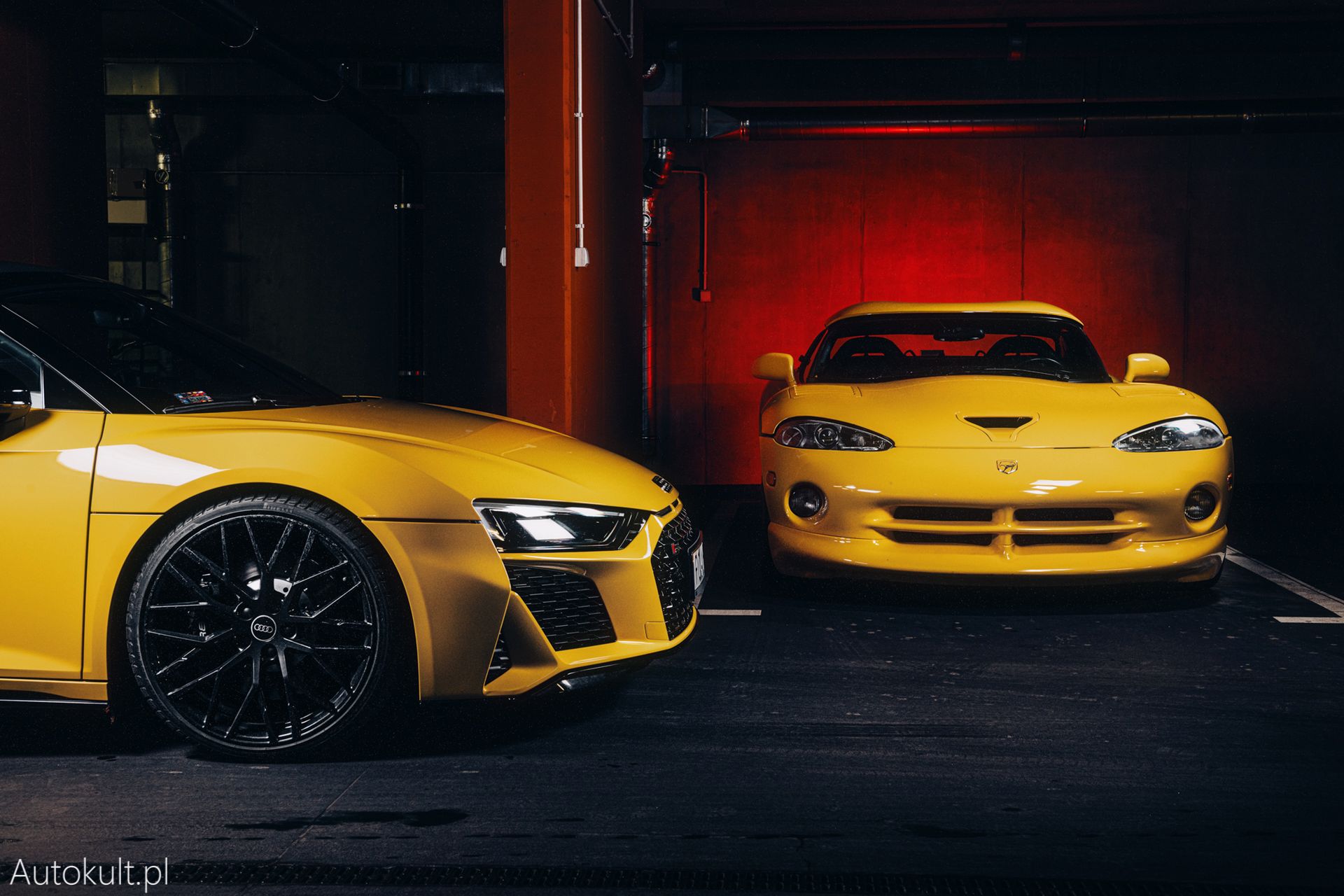 Audi R8 Spyder RWD vs. Dodge Viper RT/10