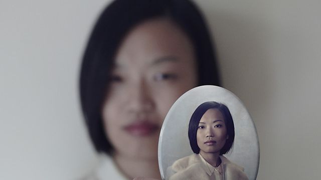 Kontrowersyjny projekt: portret z własnym zdjęciem nagrobkowym 1