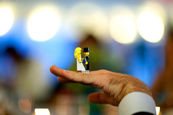 Obrączka ślubna wykonana z... klocków LEGO 2