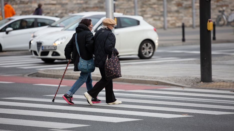 74-latka straciła 670 tys. zł