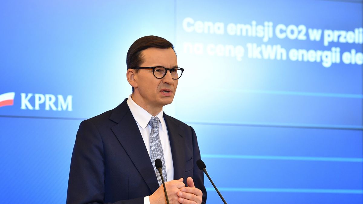 Warszawa, 30.11.2021. Premier Mateusz Morawiecki podczas konferencji prasowej w siedzibie Kancelarii Prezesa Rady Ministrów w Warszawie, 30 bm. Konferencja dotyczyła m.in. tarczy antyinflacyjnej. (sko) PAP/Radek Pietruszka