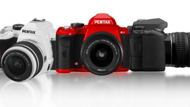 Pentax K-r - ognista czerwień na korpusie lustrzanki 1