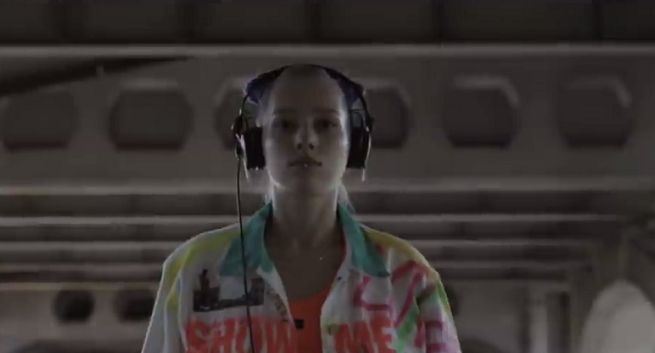 Didżejka Leo S reklamuje bezalkoholowe piwo Perła (wideo)