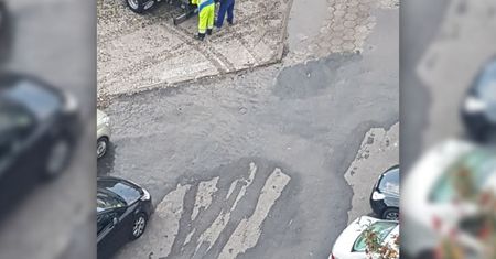 Awaria wodociągowa w Lublinie. Zalany parking, przerwy w dostawach wody