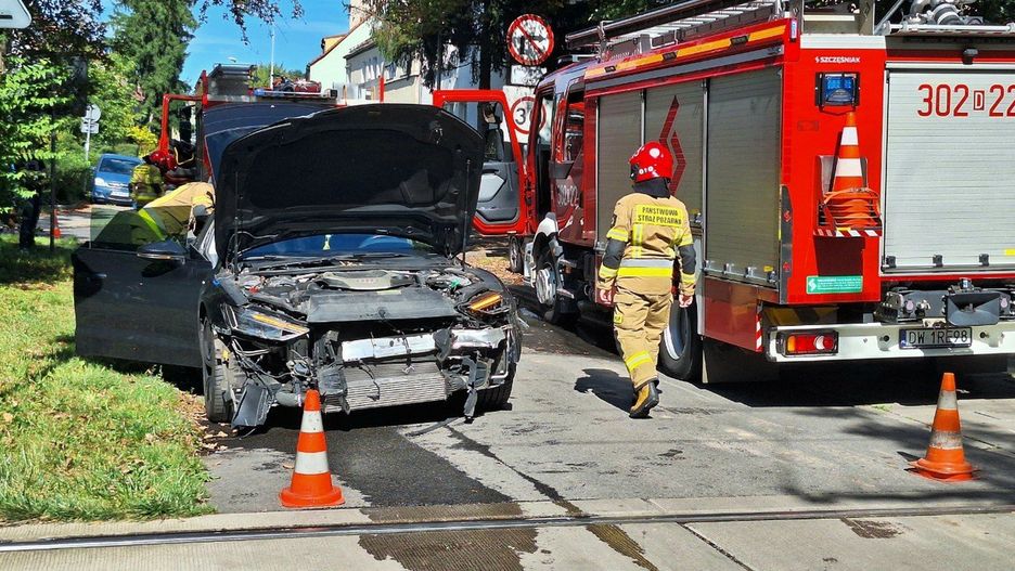11.09.2025 r. Wypadek samochodu osobowego i tramwaju.