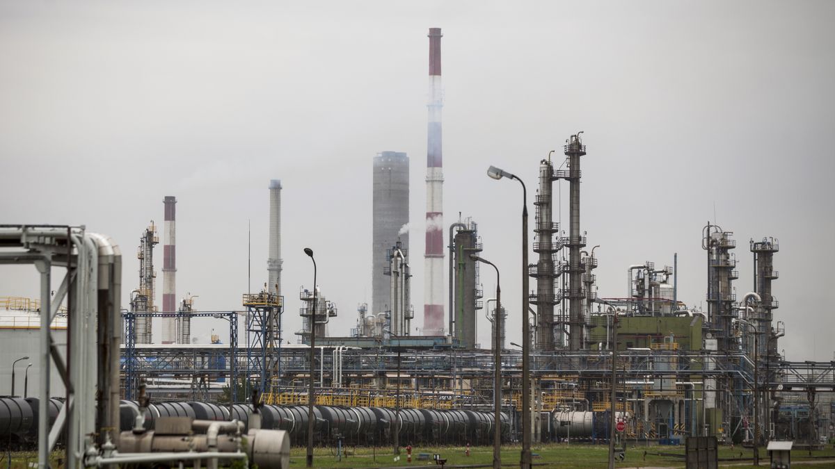 Czechy zarabiają miliardy na imporcie rosyjskiej ropy