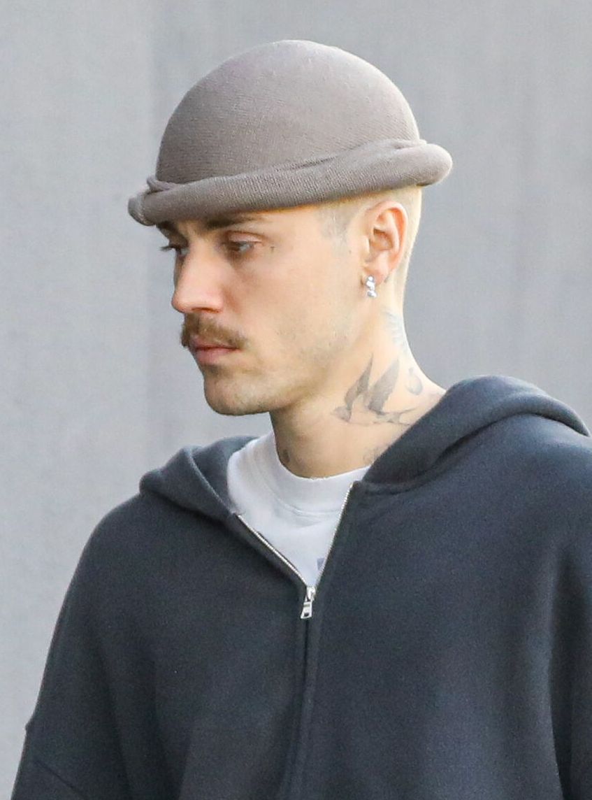 Osowiały Justin Bieber włóczy się samotnie po mieście