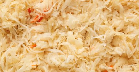 Kiszona kapusta lepsza od surowej? Badania wskazują ważną różnicę
