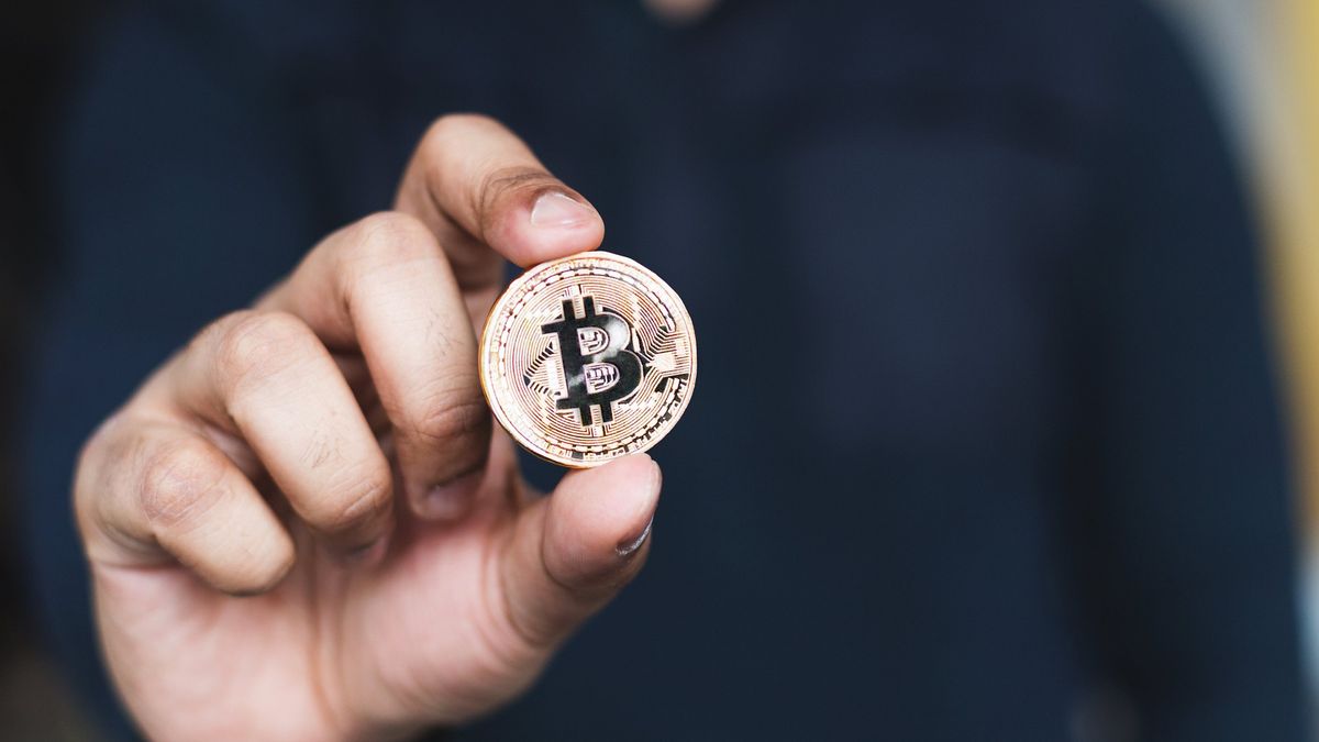 Mężczyzna stracił oszczędności życia [fot. Pixabay]