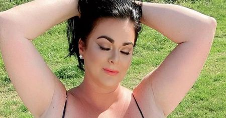 Ma biust w rozmiarze 40N. "Jestem w 100 proc. naturalna"