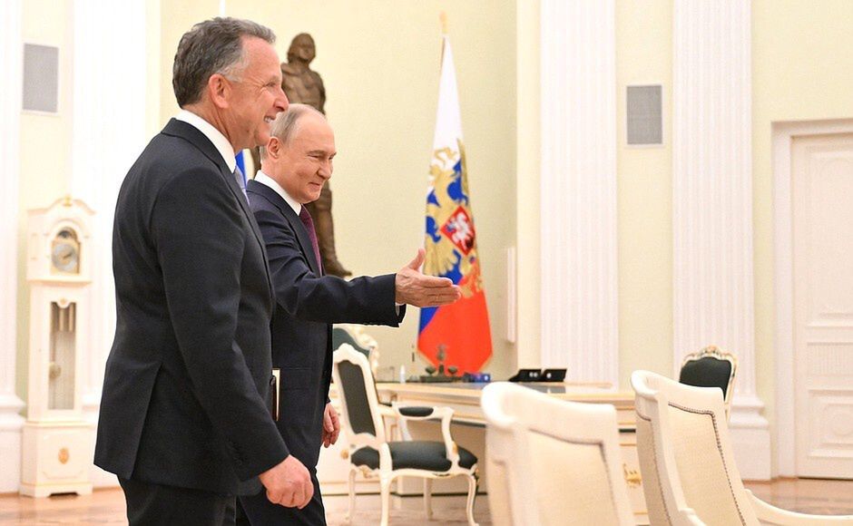 MOSCOW, RUSSIA - APRIL 25: (----EDITORIAL USE ONLY - MANDATORY CREDIT - 'KREMLIN PRESS OFFICE / HANDOUT' - NO MARKETING NO ADVERTISING CAMPAIGNS - DISTRIBUTED AS A SERVICE TO CLIENTS----) Special Envoy of the US President Steven Witkoff (L), and Russian President Vladimir Putin (R) accompanied by the Presidential Aide Yuri Ushakov and CEO of the Russian Direct Investment Fund, Special Representative of the President for Investment and Economic Cooperation with Foreign Countries Kirill Dmitriev meet during the negotiations in Moscow, Russia on April 25, 2025. (Photo by Kremlin Press Office / Handout/Anadolu via Getty Images)