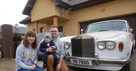 Anonimowy darczyńca podarował rolls-royce'a 2-latkowi. Mikołaj zbiera na kosztowną terapię