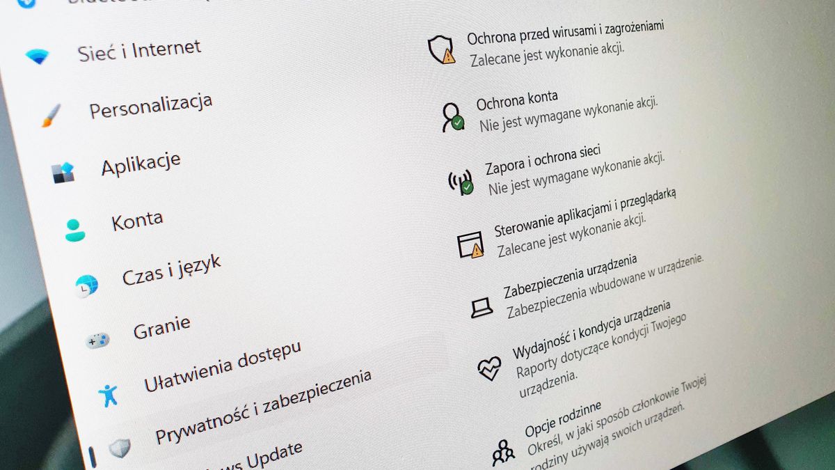 Testowy Windows 11 ma problem z ustawieniami