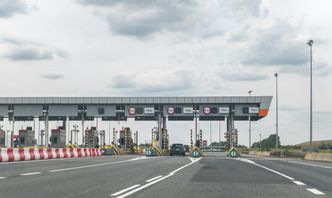 Nowy sposób oszustów na kradzież pieniędzy z kont. Ministerstwo ostrzega