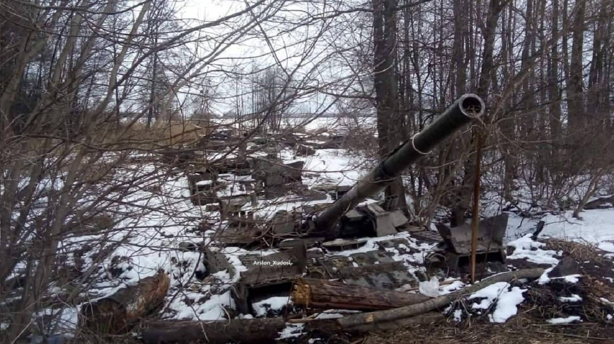 Rosjanie topią własne czołgi 