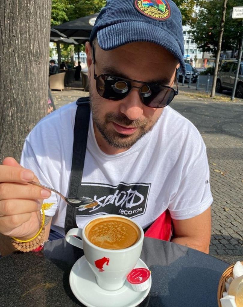 Jakub Żulczyk kpi z nowych obostrzeń