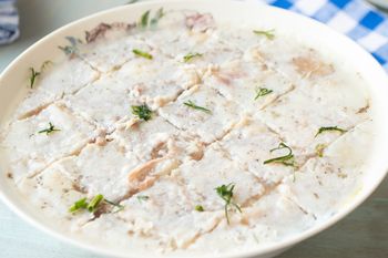 Niemcy pieką, my robimy z niej inny przysmak. W PRL-u była hitem biesiad i prywatek