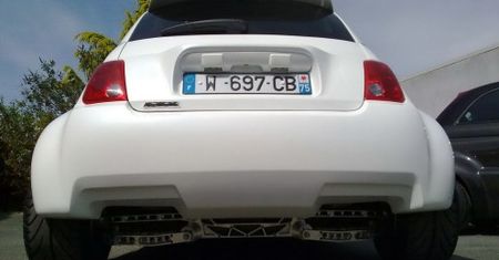 Elektryczny Fiat 500 pośród super-samochodów na Salon Privé