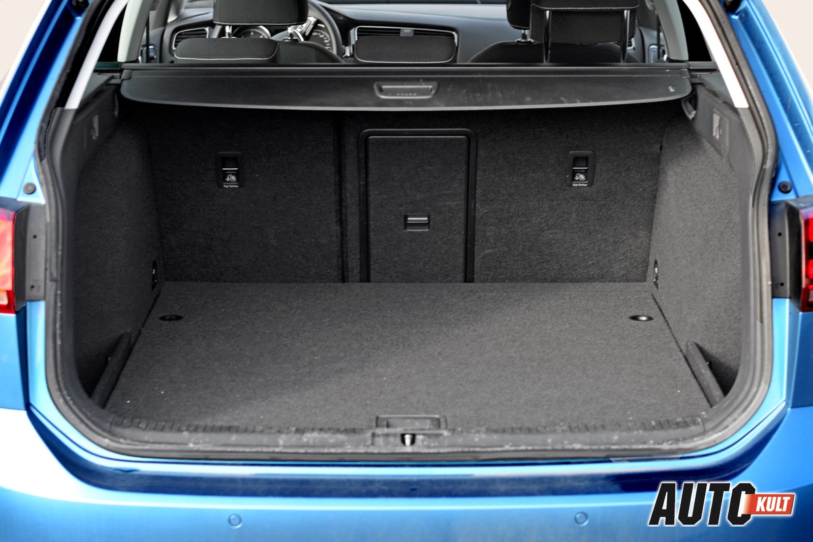 Volkswagen Golf Variant VII 2,0 TDI Highline vs. Ford Focus Kombi 1,6 EcoBoost Titanium - test  [galeria] 9