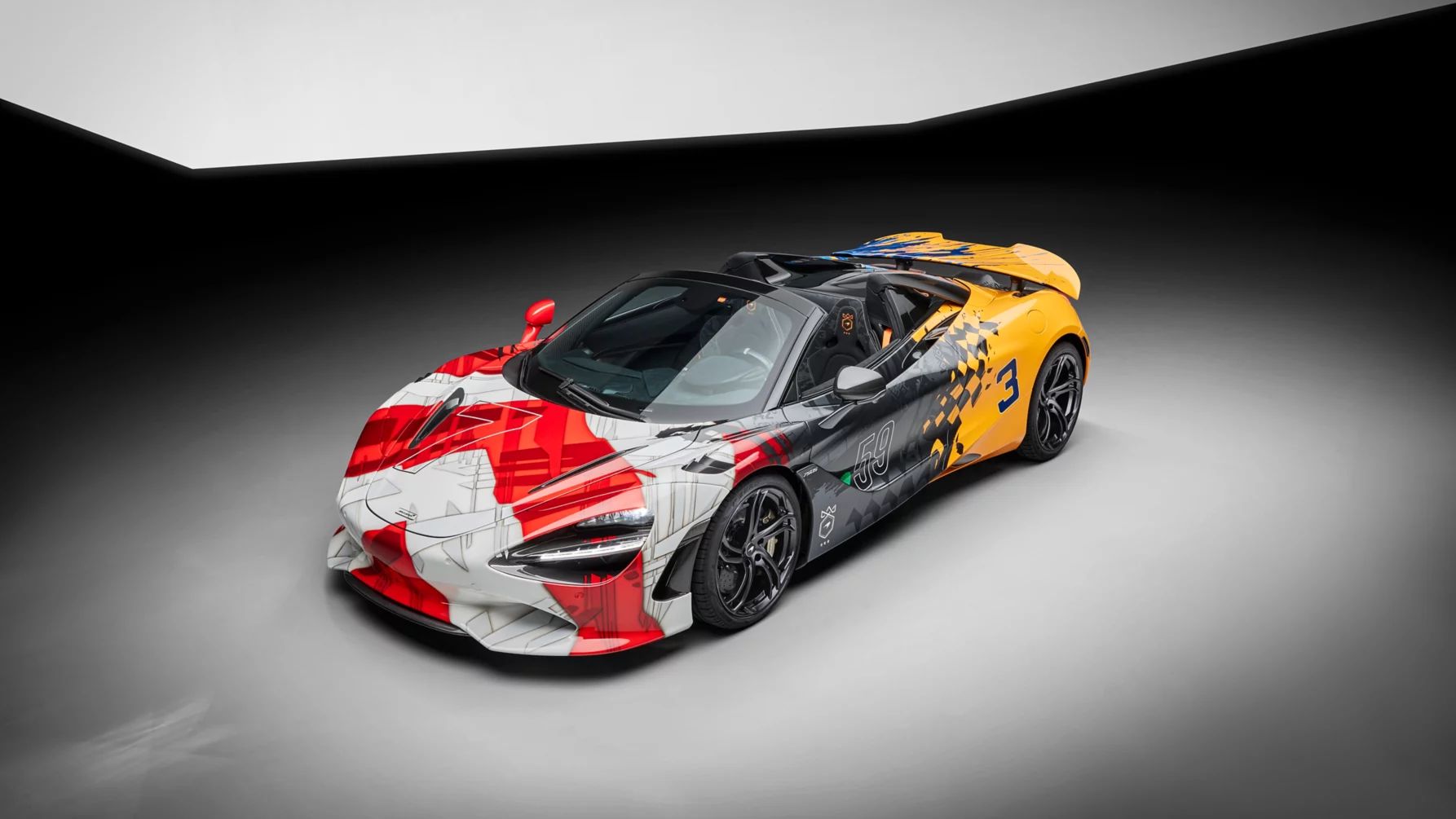 McLaren 750S w malowaniu 3-7-59