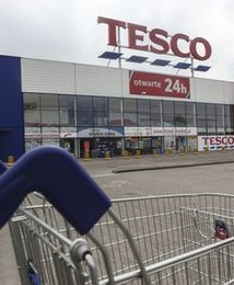 Tesco zapłaci 129 milionów funtów kary
