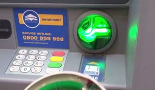 Poszedł wypłacić pieniądze z bankomatu. Odkrył coś szokującego
