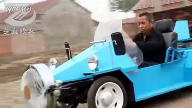 Chiński samochód napędzany wiatrem 1