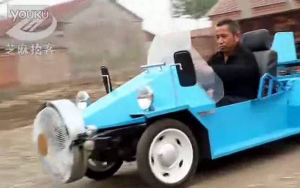 Chiński samochód napędzany wiatrem