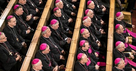 Przykazanie dla biskupów i PiS: maksymalizuj zyski spadające z nieba [OPINIA]