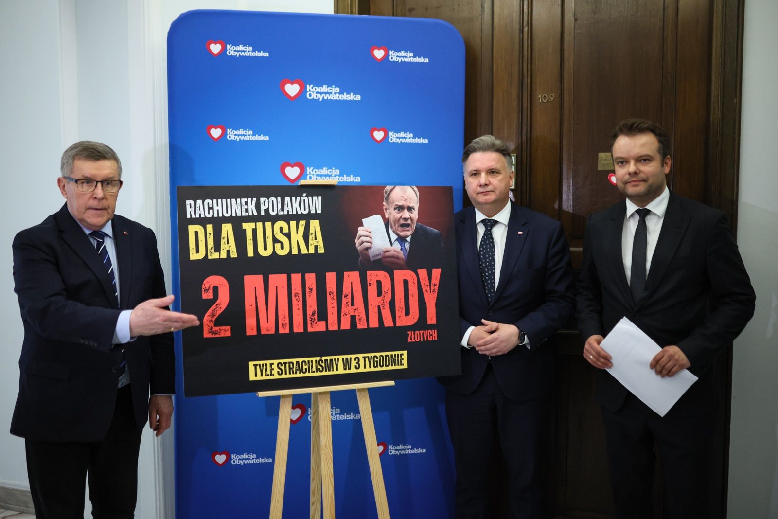 PiS grzmi w Sejmie. "Polacy zapłacili 2 mld za Tuska"
