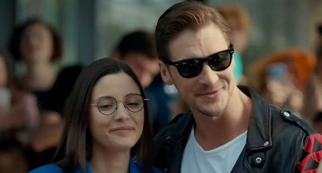 W drugiej połowie lutego na Netfliksie oglądaliśmy serial „Ty” oraz polską komedię romantyczną „Miłość do kwadratu jeszcze raz”