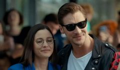 W drugiej połowie lutego na Netfliksie oglądaliśmy serial „Ty” oraz polską komedię romantyczną „Miłość do kwadratu jeszcze raz”