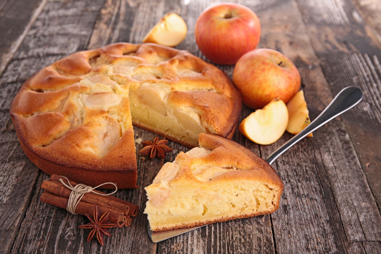 Apple cake