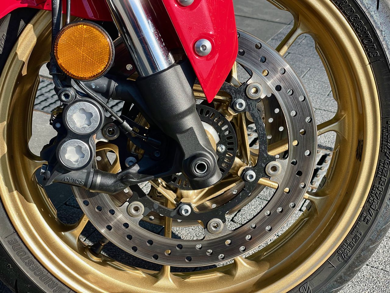 Yamaha R7