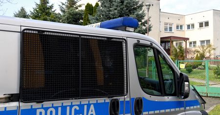 Warszawa. Dwaj nastolatkowie podpalali altany śmietnikowe. Byli pijani