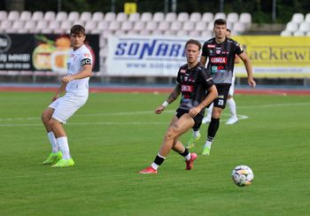 ŁKS Łomża w hitowym meczu z liderem. Jagiellonia II, Wigry Suwałki i KS Wasilków zagrają u siebie