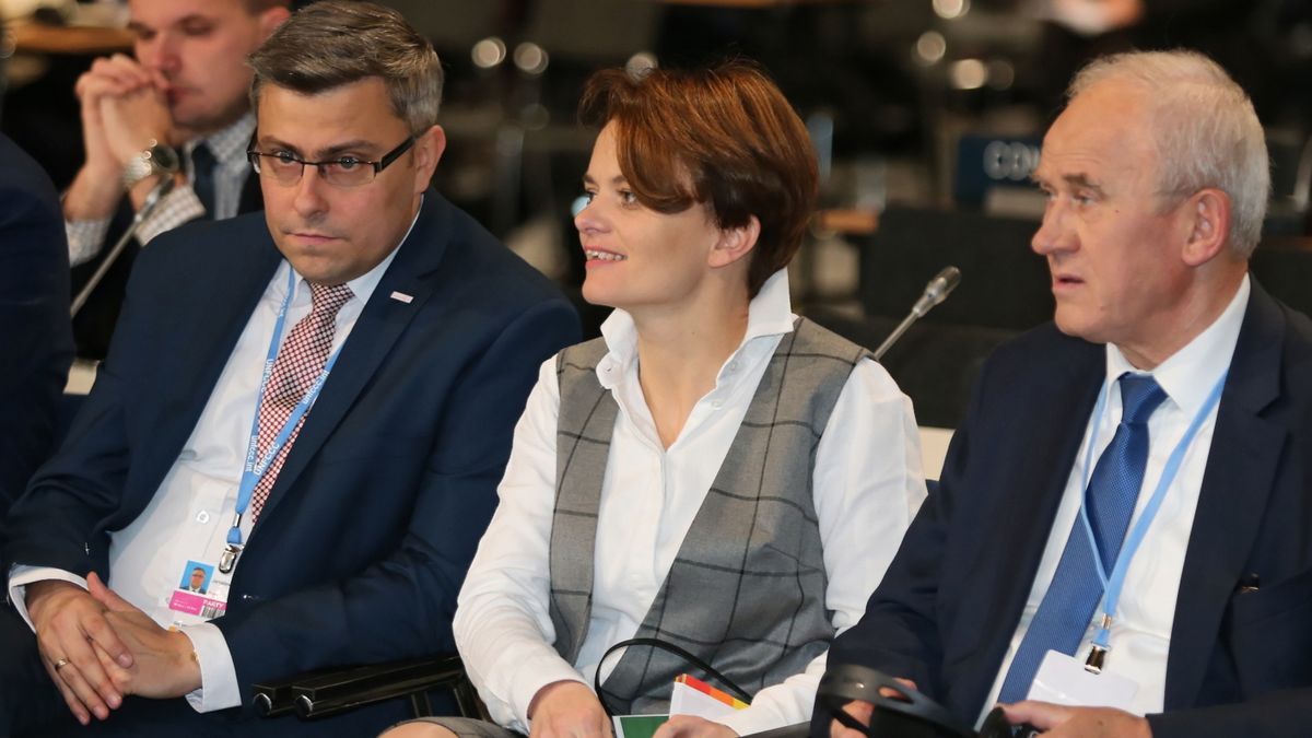 Jadwiga Emilewicz w towarzystwie ministra energii Krzysztofa Tchórzewskiego (po prawej).