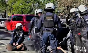 Zatrzymali 14 osób. Pseudokibice wpadli na gorącym uczynku