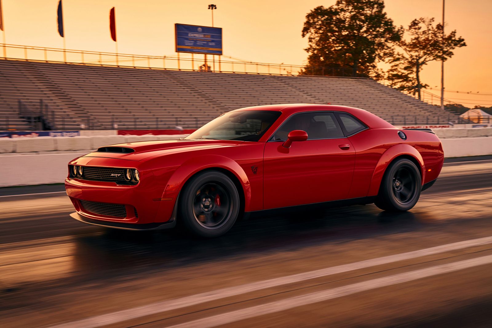 Pierwsze zdjęcie Dodge'a Challengera SRT8 Demon WP Moto