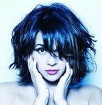 Norah Jones śpiewa dla zakochanego Paula Rudda