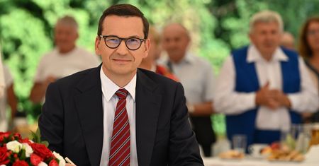 "Ta władza ma ludzi za głupków". Komentarze po wpisie Morawieckiego