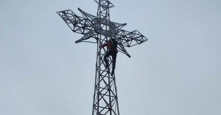 Skrajny brak rozwagi. Turysta "popisał się" na Giewoncie