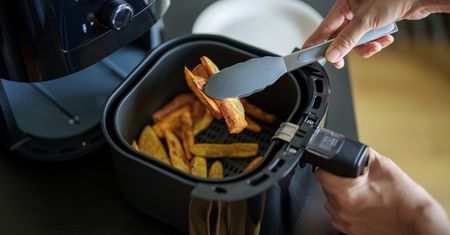 Air fryer wycofany z półek. "Istnieje ryzyko pożaru i obrażeń"