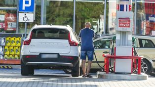 7 zł za litr "diesla". Ekspert mówi, jak będzie później tanieć