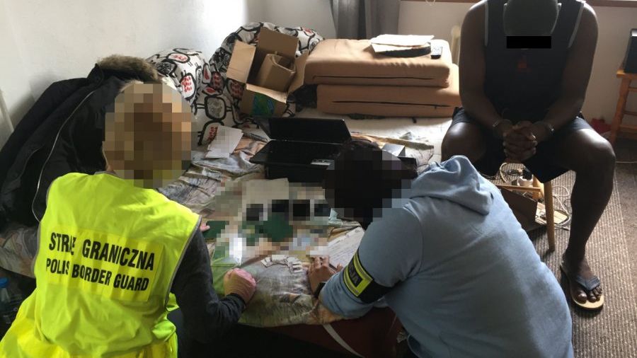 Nigeryjczycy oszukali co najmniej 7 kobiet