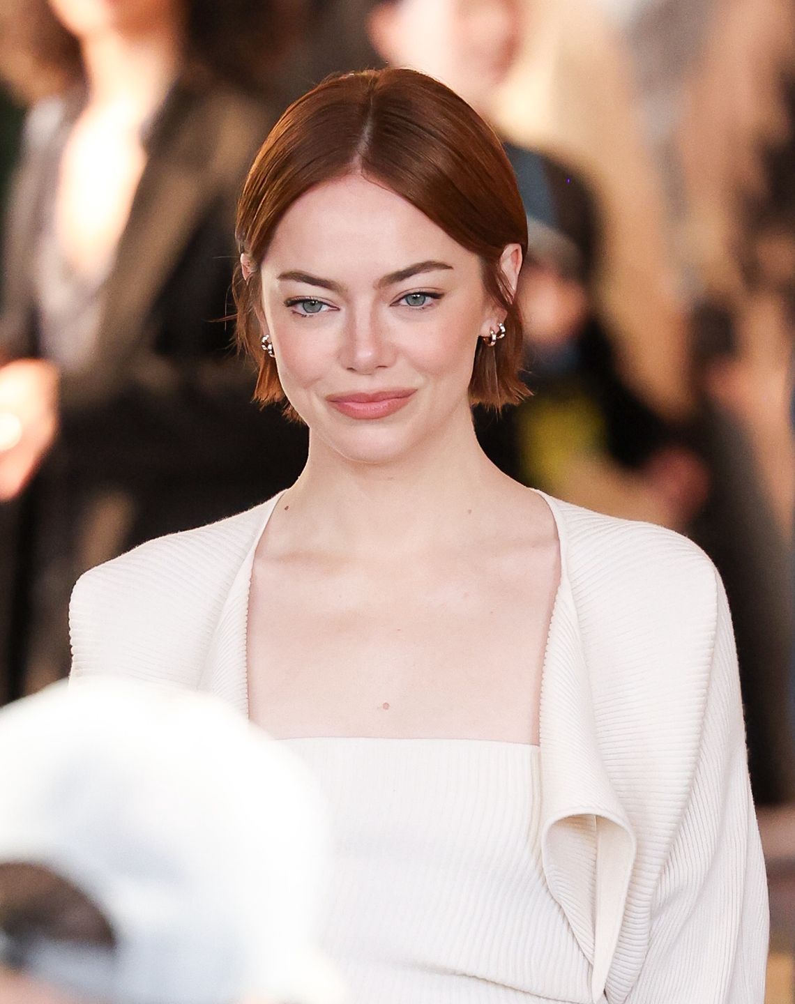 Odmieniona Emma Stone na pokazie Louis Vuitton