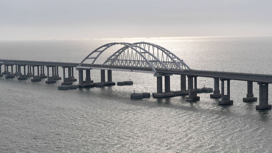 Russian President Vladimir Putin attends an opening ceremony of the railway part of the Crimean Bridge over the Kerch Straitepa08088114 An aerial view of the Krymsky (Crimean) Bridge over the Kerch Strait before the opening ceremony of its railway part , Crimea, 23 December 2019. The 19-kilometers-long road-and-rail bridge connects the Crimean peninsula, annexed by Russia from Ukraine in March 2014, with the Taman Peninsula of the Russian mainland.  EPA/ALEXEY NIKOLSKY / SPUTNIK / KREMLIN POOL MANDATORY CREDIT Dostawca: PAP/EPA.ALEXEY NIKOLSKY / SPUTNIK / KREMLIN POOL