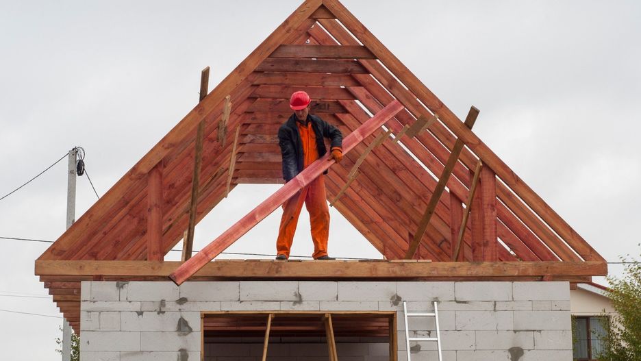 Ceny większości kategorii materiałów budowlanych wykazały lekki spadek, ale są wyjątki.