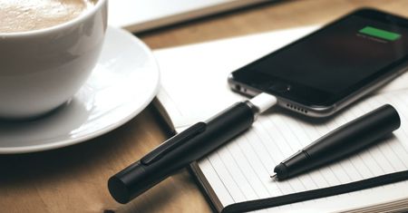 Power Pen, czyli stylowy rysik, długopis i przenośna bateria w jednym
