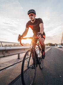 Polski rowerzysta chce okrążyć glob. Sprzedał dom i auto